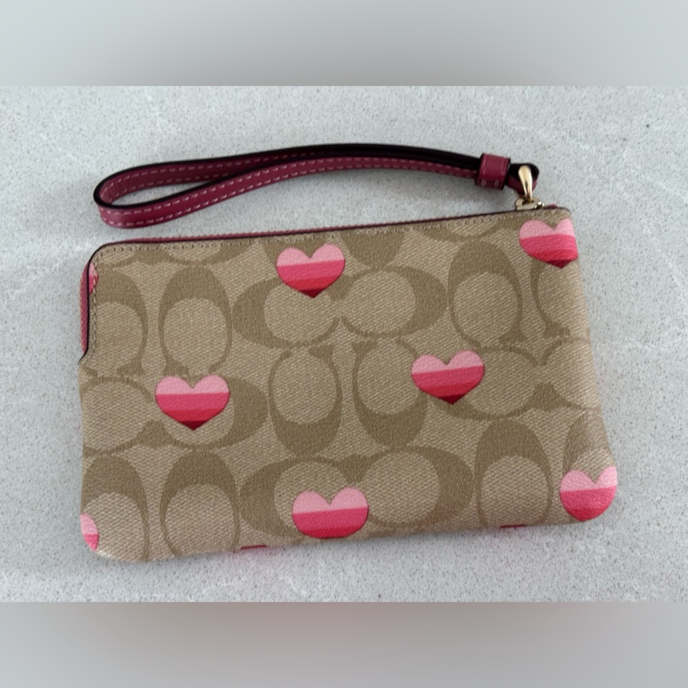 Coach Corner Zip Wristlet In Signature Canvas With Stripe Heart Print Luxury - Picture 3 of 9